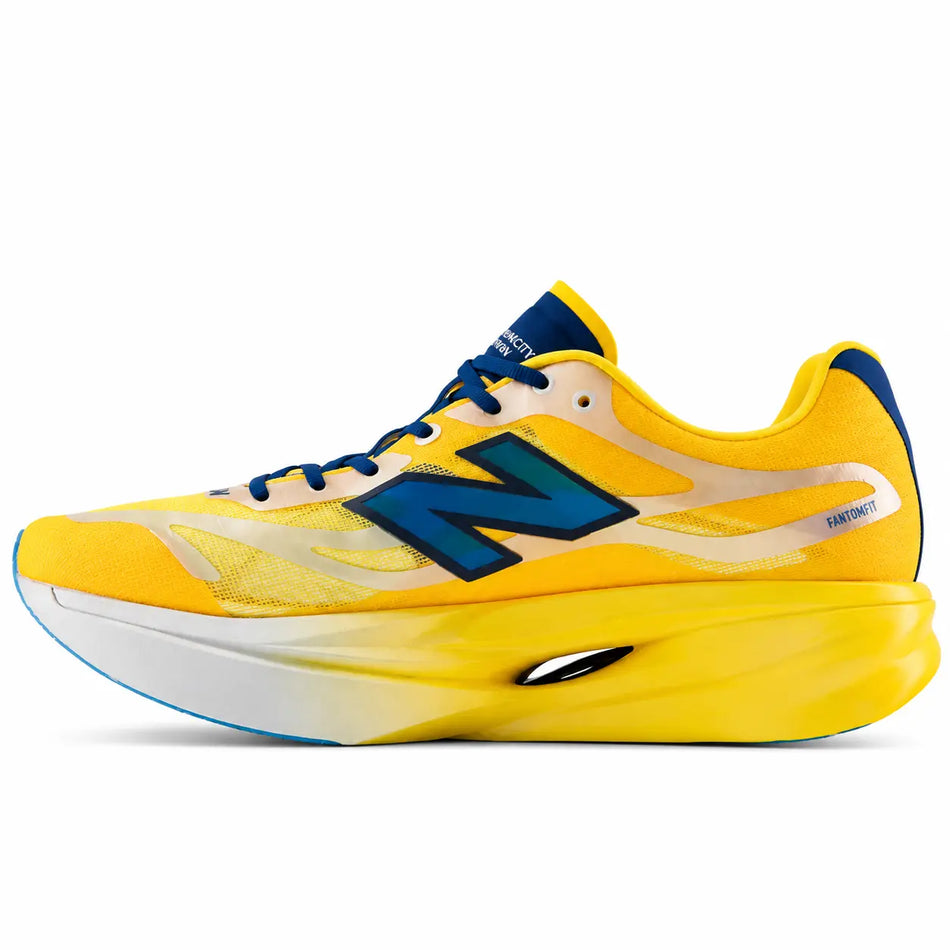 NEW BALANCE FUELCELL SUPERCOMP ELITE V6 "TCS NEW YORK CITY MARATHON EDITION"