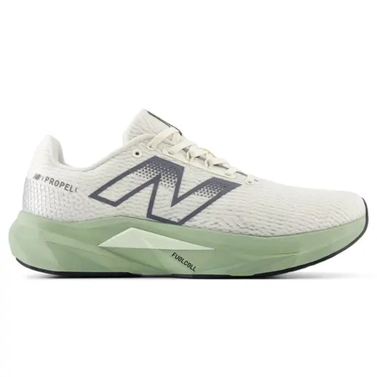 New Balance FuelCell Propel V5