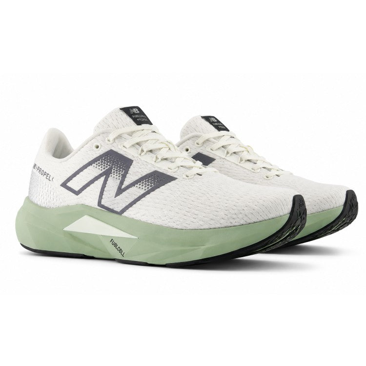 New Balance FuelCell Propel V5